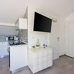 Modernes Studio-apartment Nur 100 Meter Zum Mit Traumhaften Meerblick דירה נובי ווינודולסקי