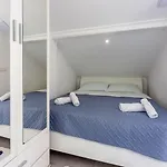 Modernes Studio-apartment Nur 100 Meter Zum Mit Traumhaften Meerblick
