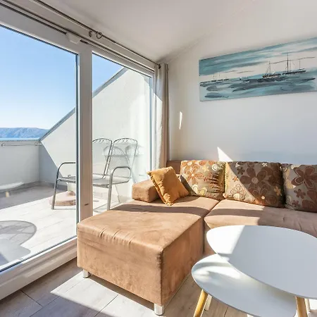 Modernes Studio-apartment Nur 100 Meter Zum Mit Traumhaften Meerblick * Novi Vinodolski
