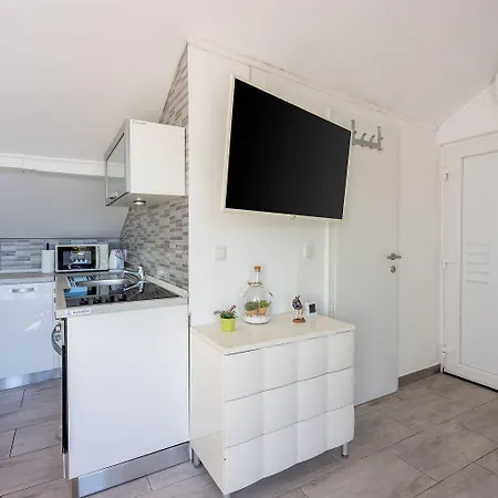 Modernes Studio-apartment Nur 100 Meter Zum Mit Traumhaften Meerblick Apartment Novi Vinodolski