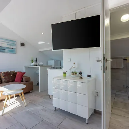 Modernes Studio-apartment Nur 100 Meter Zum Mit Traumhaften Meerblick Διαμέρισμα Novi Vinodolski