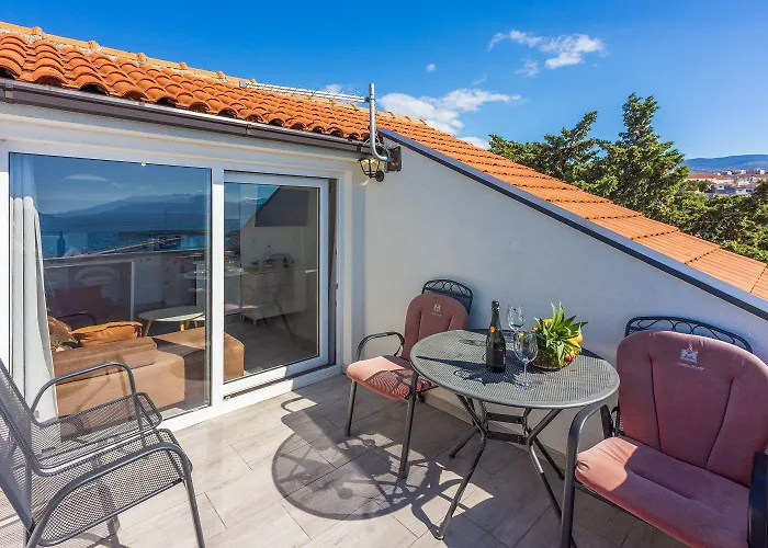 Modernes Studio-apartment Nur 100 Meter Zum Mit Traumhaften Meerblick