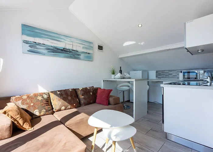 Apartamento Modernes Studio-apartment Nur 100 Meter Zum Mit Traumhaften Meerblick Novi Vinodolski