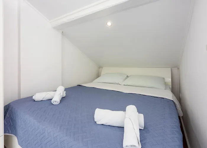 Modernes Studio-apartment Nur 100 Meter Zum Mit Traumhaften Meerblick