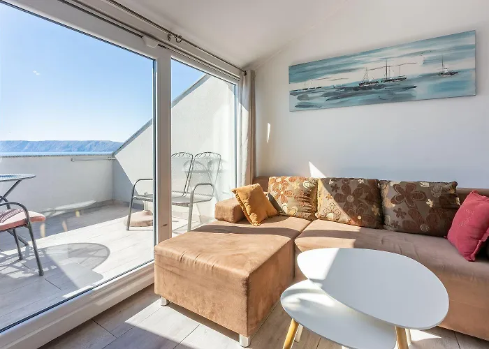 Modernes Studio-apartment Nur 100 Meter Zum Mit Traumhaften Meerblick * Novi Vinodolski